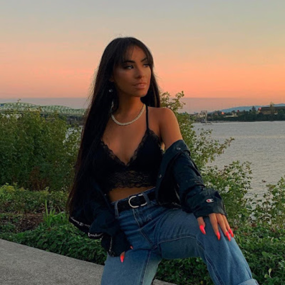 Meet your Posher, It’s - Picture 1 of 1